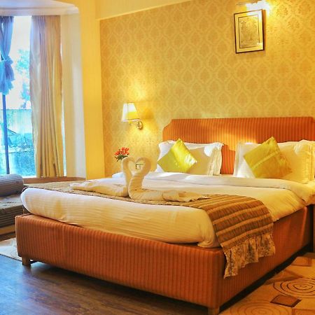 Dee Marks Airport Hotel & Resorts Yeni Delhi Dış mekan fotoğraf