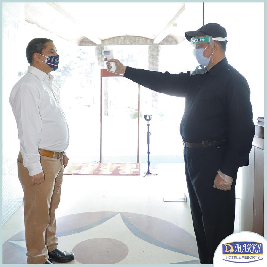 Dee Marks Airport Hotel & Resorts Yeni Delhi Dış mekan fotoğraf