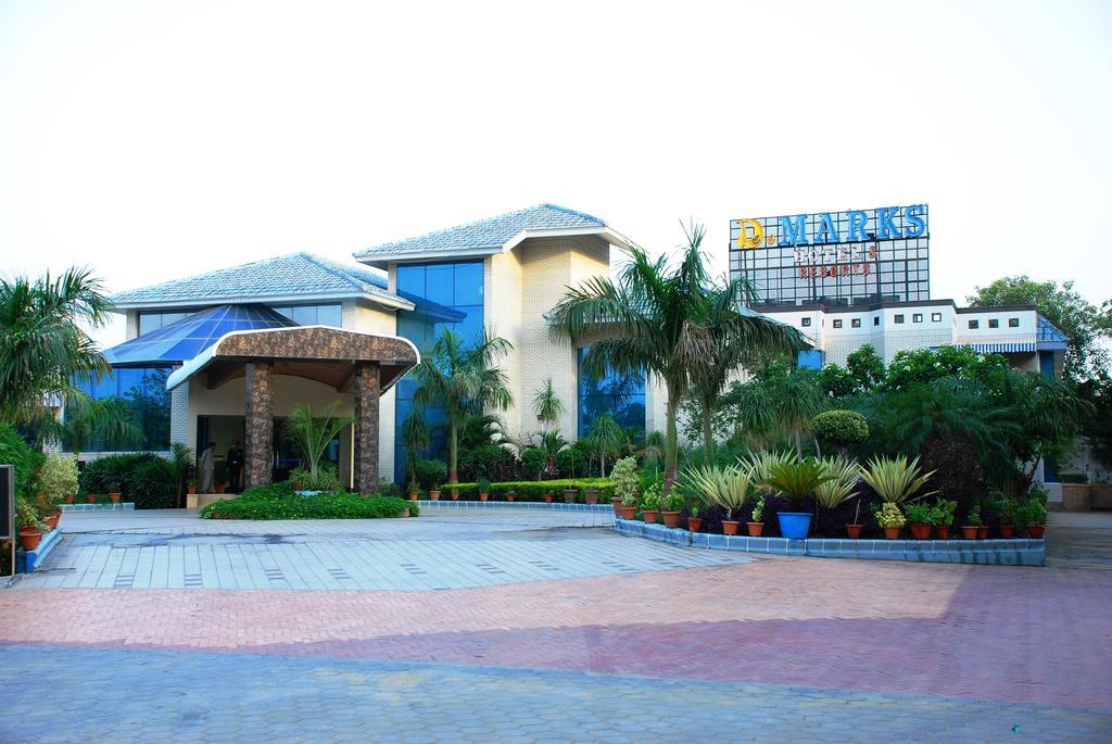 Dee Marks Airport Hotel & Resorts Yeni Delhi Dış mekan fotoğraf