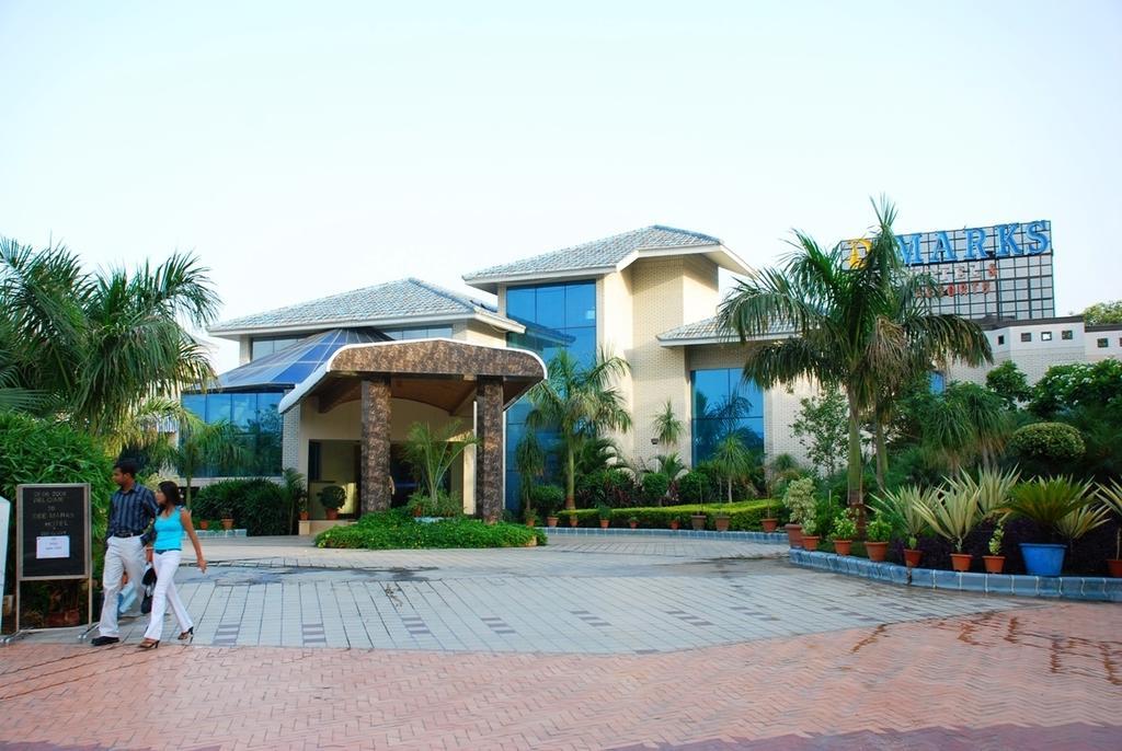 Dee Marks Airport Hotel & Resorts Yeni Delhi Dış mekan fotoğraf
