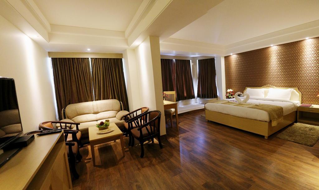 Dee Marks Airport Hotel & Resorts Yeni Delhi Dış mekan fotoğraf