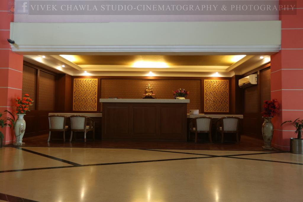 Dee Marks Airport Hotel & Resorts Yeni Delhi Dış mekan fotoğraf