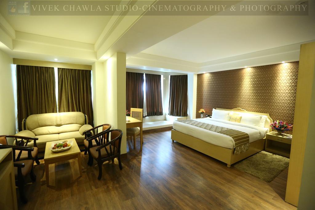 Dee Marks Airport Hotel & Resorts Yeni Delhi Dış mekan fotoğraf
