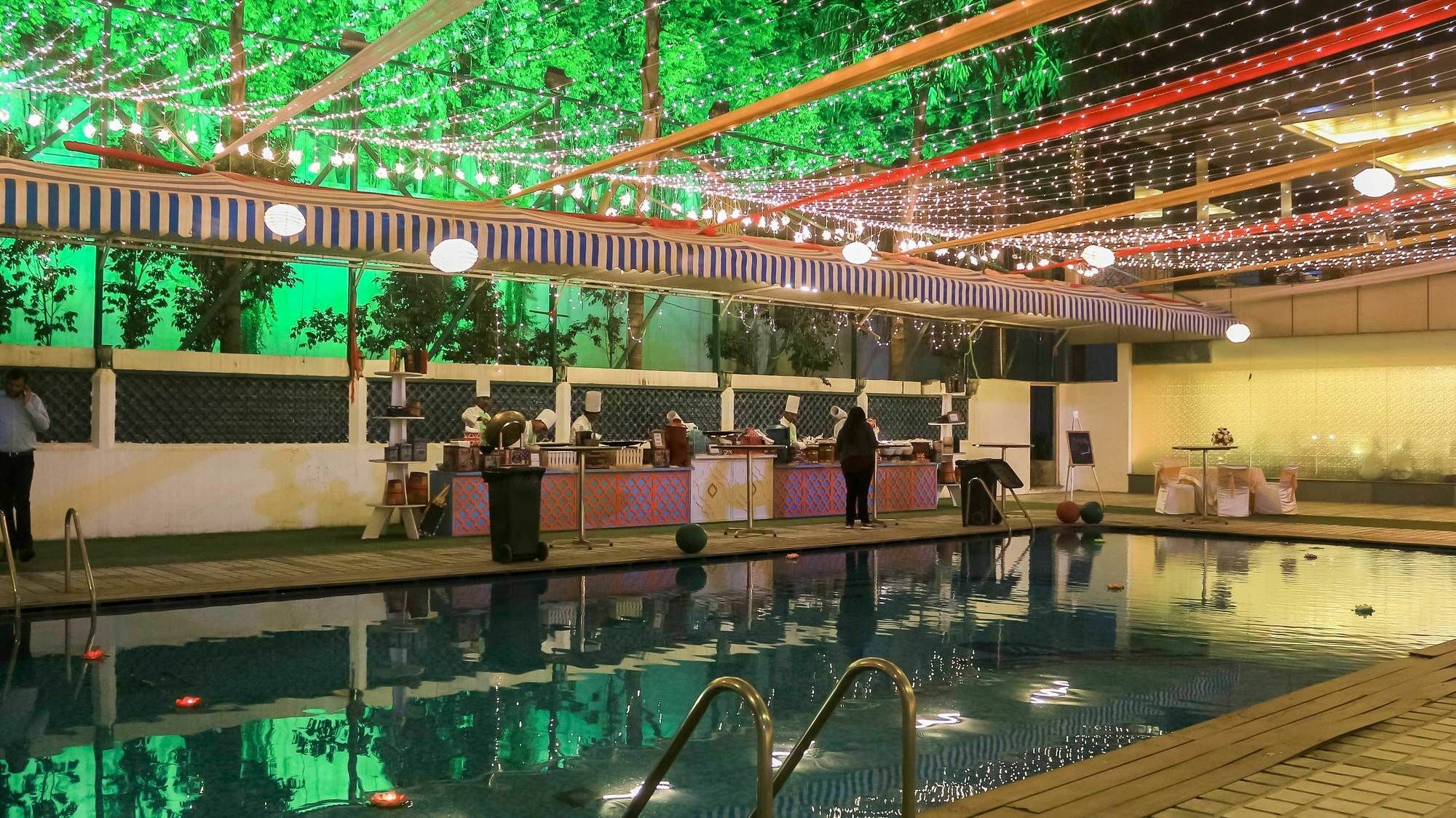 Dee Marks Airport Hotel & Resorts Yeni Delhi Dış mekan fotoğraf