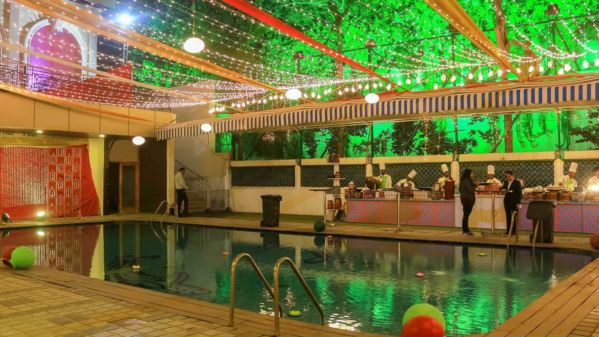 Dee Marks Airport Hotel & Resorts Yeni Delhi Dış mekan fotoğraf